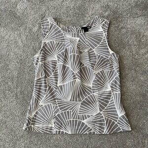 H&M Gray and White Patterned Top